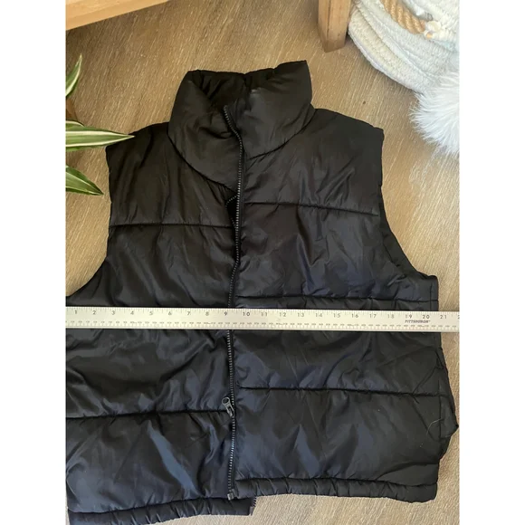 Women's Black Puffer Vest M - Picture 7 of 8